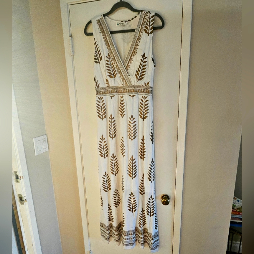 Gorgeous Gold accented dress